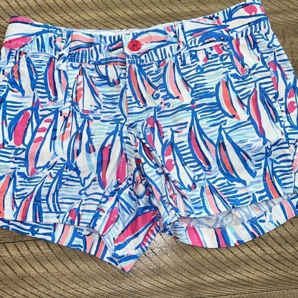 LillyPulitzer Sailboat ⛵️CallahanShorts🩳4 pockets4gear⚙️💄💳🪪💵 belt loops 🔁 - Picture 1 of 17